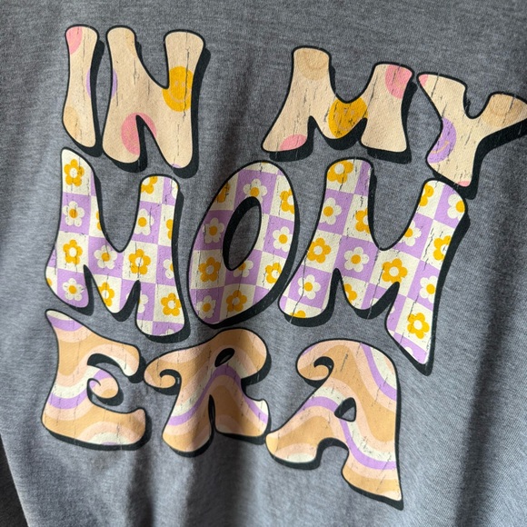 Simply Southern Mom Sweatshirt - Picture 3 of 6